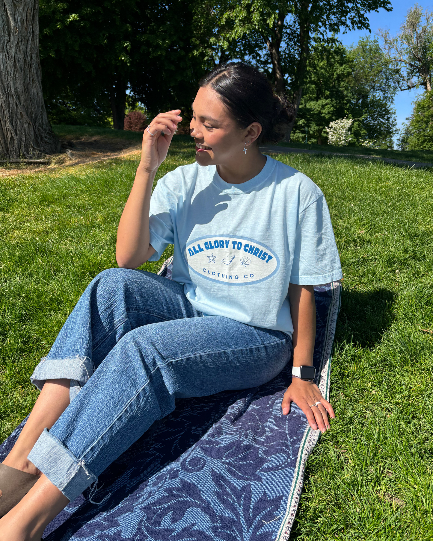 All Glory to Christ Shell Tee